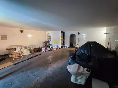 Casa à venda com 1.212 m², contendo quatro quartos, três salas, quatro banheiros e quatro vagas de garagem - Foto 52