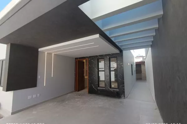 Casa solta de 3 suítes, 1 suíte com closet + dependência completa + área gourmet com churrasque - Foto 1