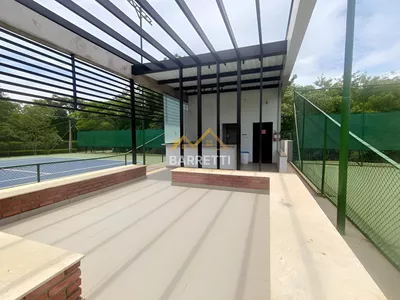 Sobrado à venda, com 305m², 3 suítes, 5 banheiros, piscina e 4 vagas de garagem no condomínio Villa D'Aquila - Foto 48