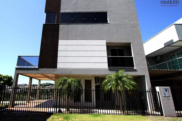 Sobrado Com suite Master no bairro Aeroporto - Foto 1