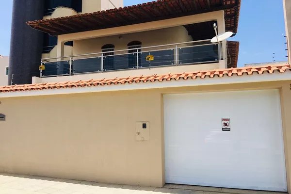 Casa bastante ampla com terreno de 320 m² e 327.80 m² de área construída em ótima localizaçã - Foto 2