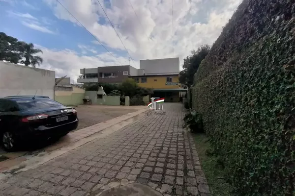 ÓTIMO TERRENO NO NOVO MUNDO PARA INVESTIMENTO À VENDA 1050m² COM 7 SALAS E 2 LOJAS - Foto 3