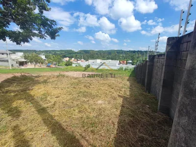 Terreno à venda no condomínio Portal do Horto, com 222,90m² e declive ao fundo. - Foto 2