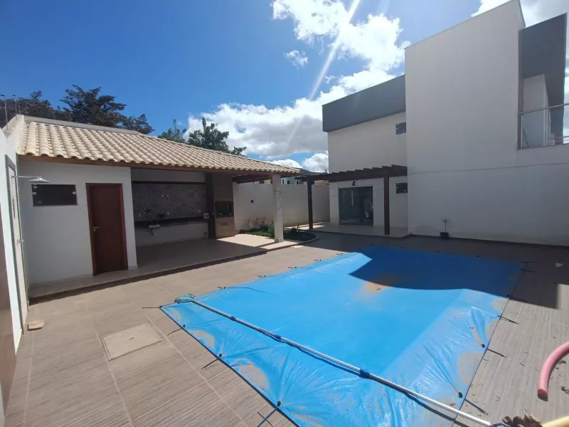 Casa duplex de 3 quartos sendo 2 suítes, piscina, espaço gourmet com churrasqueira depósito e ban - Foto Principal
