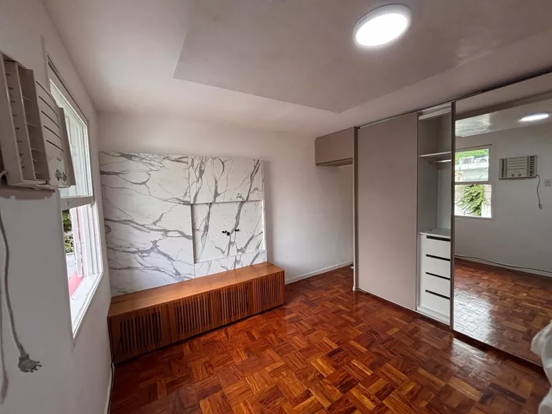 Casa de vila, assobradada com 3 quartos sendo 1 suite. - Foto Principal