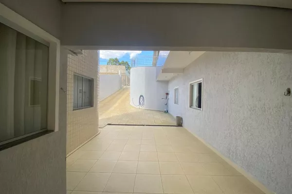 Apartamento térreo à venda, com 4 quartos sendo 2 suítes, com excelente acabamento, garagem para - Foto 2