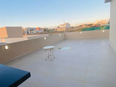 Linda Casa de 4 quartos sendo 3 suítes mais dependência completa e 4 vagas de garagem no Alphavill - Foto 35