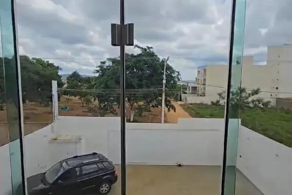 Apartamento de 2º andar nascente mobiliado e decorado para venda, 2 quartos sendo 1 suíte, cozinha - Foto 6