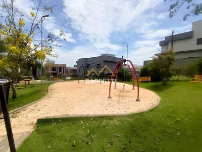 Sobrado à venda, com 305m², 3 suítes, 5 banheiros, piscina e 4 vagas de garagem no condomínio Villa D'Aquila - Foto 63