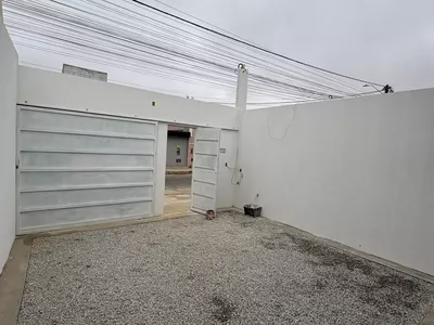 Casa de 2 quartos sendo 1 suíte com garagem para dois carros e quintal - Foto 4