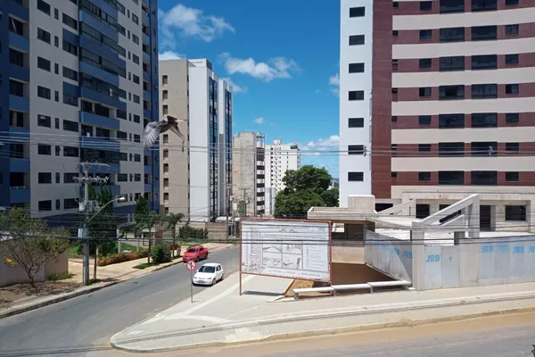 Casa tipo Sobrado solto no terreno a 300 mts da Faculdade Fainor com 4 salas, 3/4 no Bairro Candeia - Foto 1