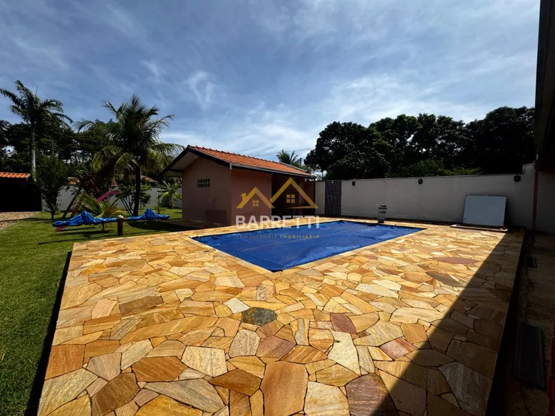 Chácara à venda em Santana, com 211m² de área construída, 2 quartos, piscina, área gourmet e amplo quintal - Foto Principal