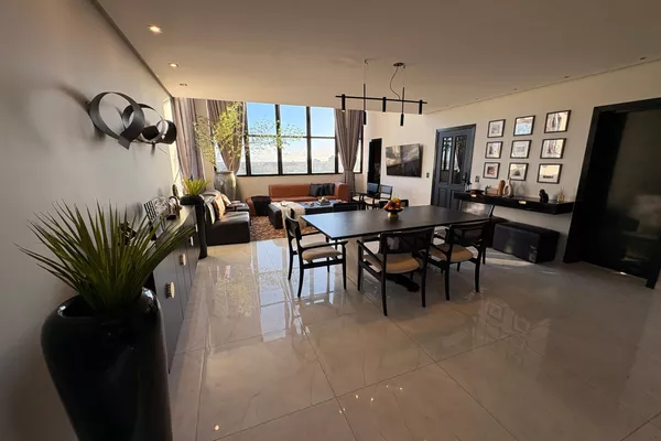 Cobertura duplex mobiliada com 4 quartos sendo 3 suites, terraço comm área gourmet e piscina a ven - Foto 5