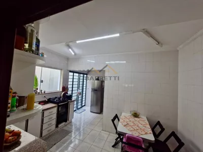 Sobrado à venda de 146m², com 3 quartos, sendo 1 suíte, 4 banheiros e 2 vagas de garagem, no bairro Nova Piracicaba - Foto 4