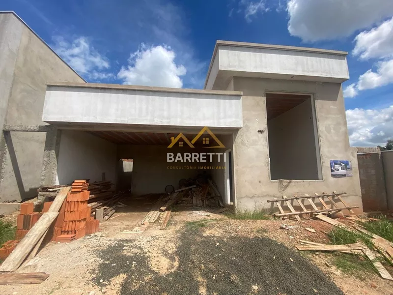 Casa à venda no Condomínio Belmonte, com 195 m², três quartos, quatro banheiros, piscina e duas vagas de garagem - Foto Principal