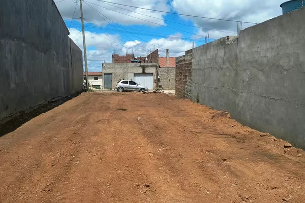 Oportunidade Terreno no asfalto à Venda no Lot Bateias 2. Bairro Zabelê em Vitória da Conquista - Foto 3