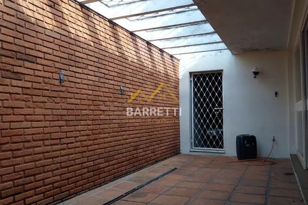 Casa para locação no São Dimas, com 307 m², 6 quartos, 3 banheiros, quintal e 2 vagas de garagem - Foto 4