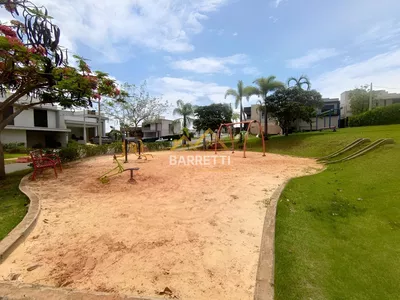 Sobrado à venda, com 305m², 3 suítes, 5 banheiros, piscina e 4 vagas de garagem no condomínio Villa D'Aquila - Foto 65