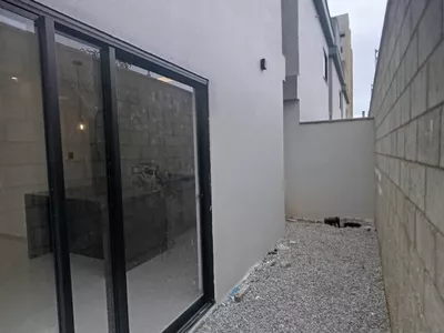 Casa duplex soltas com 3 suítes, sala com 2 ambientes, lavabo, garagem coberta para 2 carros, Alto - Foto 8