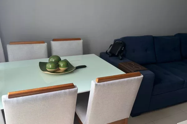 Apartamento completo, porteira fechada com móveis e Eletros andar alto de 2/4 em condomínio fechad - Foto 3