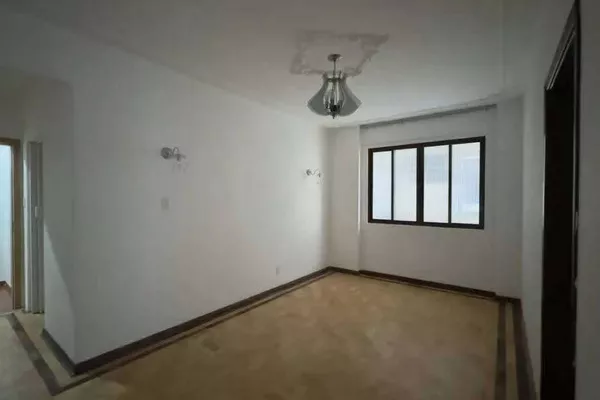 Vendo amplo apto 2 dormitórios 4 andar fundo.  - Foto 3