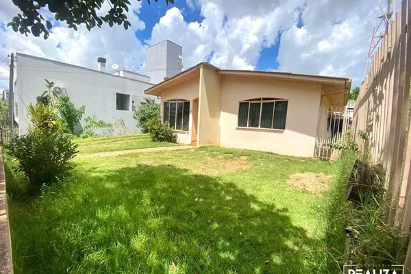 Terreno residencial ou comercial, com casa edificada,  localizada no Bairro  Bancários na cidade de Pato Branco-PR - Foto 6