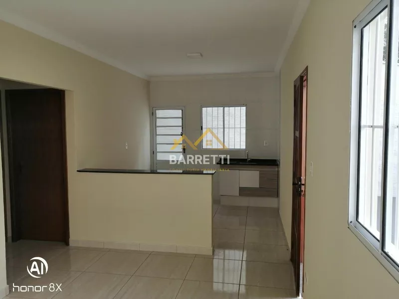 Casa à venda de 126 m², com dois quartos, um banheiro e duas vagas de garagem no bairro Sol Nascente II - Foto Principal