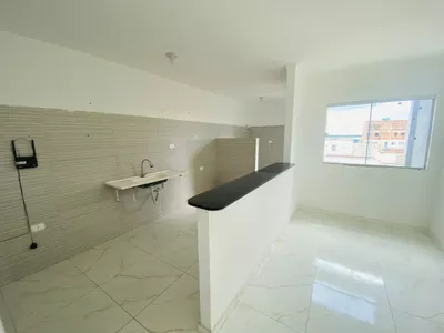 Vendo ótimo apartamento de 2 quartos com suíte, pronto para morar, apto no 2º andar - Foto 3