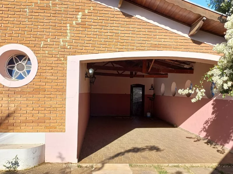 Casa à venda na Vila Fátima, com 422 m², 5 quartos (sendo 2 suítes) e 4 vagas de garagem - Foto Principal