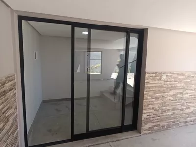 Casa de 2 pavimentos com 4 quartos sendo 3 suítes + dependência + espaço gourmet em condomínio f - Foto 8
