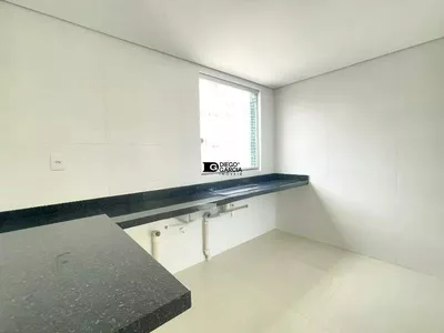 Cobertura Exclusiva com Elevador e Acabamento Sofisticado em Localização Privilegiada! - Foto 9