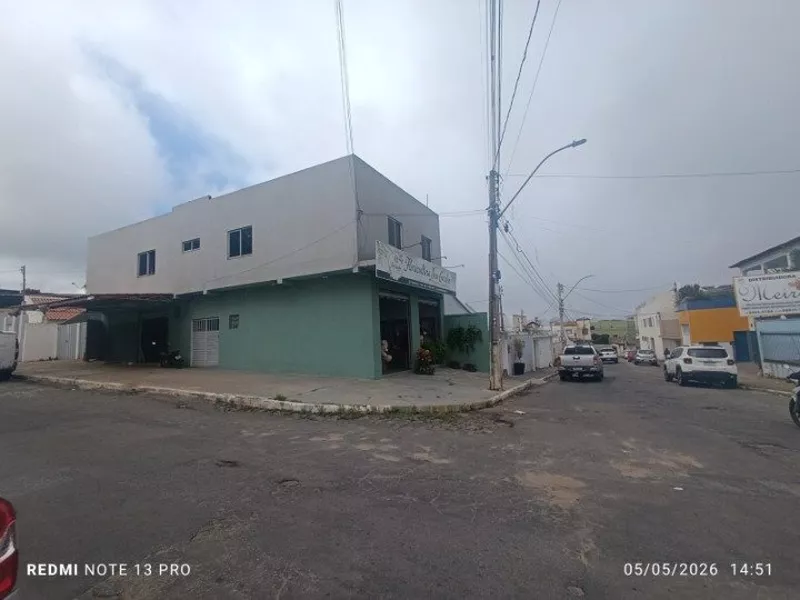 Ponto comercial + 2 apartamentos na parte superior, na Av. Santa Helena, esquina com a Nilo Peçanha - Foto Principal