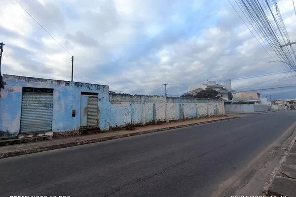 Terreno na Av. Pará esquina, parte de cima, esquina com a Av. Paramirim. 3 terrenos urbanos com 300 - Foto 6