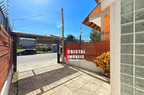Casa 3 dormitórios a venda no Bairro Guarujá em Porto Alegre