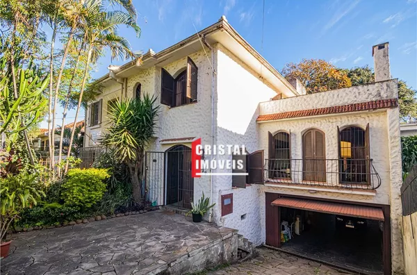 Casa 5 dormitórios a venda no Bairro Petrópolis em Porto Alegre