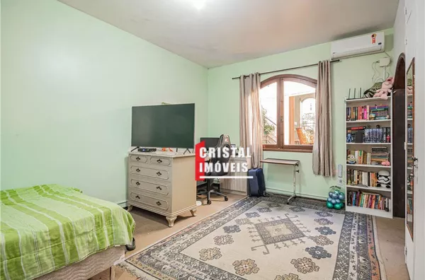 Casa 5 dormitórios a venda no Bairro Petrópolis em Porto Alegre