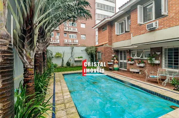 Casa 6 dormitórios a venda no Bairro Boa Vista em Porto Alegre