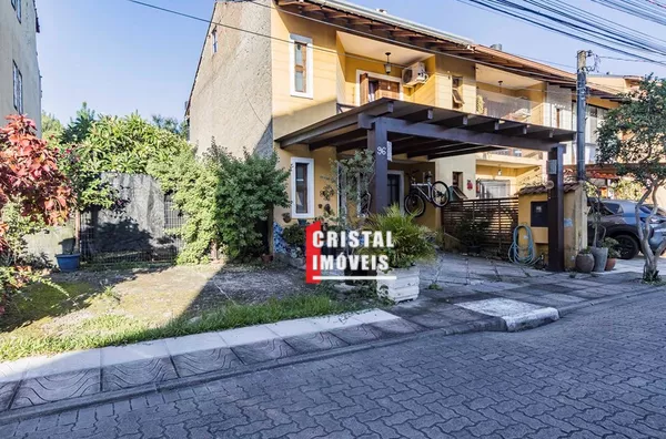Casa em Condomínio 