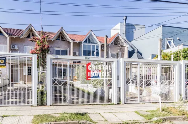 Casa 2 dormitórios a venda no Bairro Guarujá em Porto Alegre