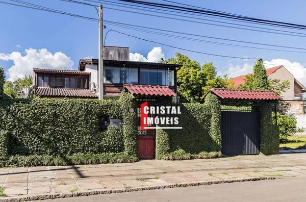 Casa 3 dormitórios a venda no Bairro Guarujá em Porto Alegre