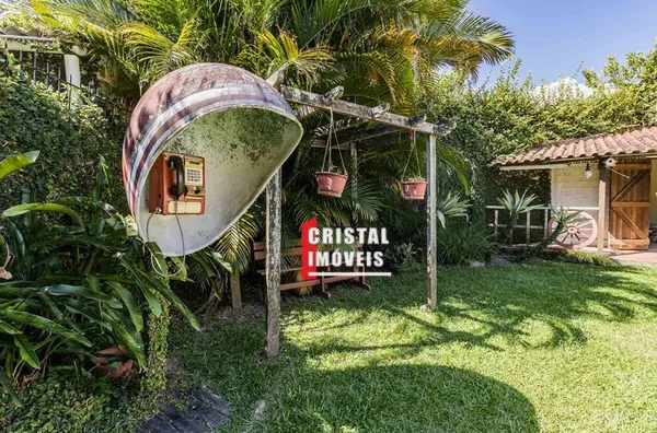 Casa 3 dormitórios a venda no Bairro Guarujá em Porto Alegre