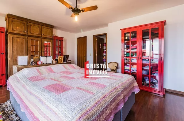 Casa 3 dormitórios a venda no Bairro Guarujá em Porto Alegre