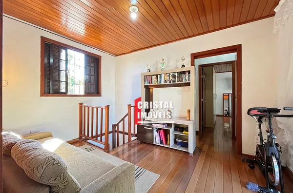 Casa 4 dormitórios a venda no Bairro Cristal em Porto Alegre