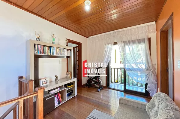 Casa 4 dormitórios a venda no Bairro Cristal em Porto Alegre