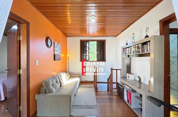 Casa 4 dormitórios a venda no Bairro Cristal em Porto Alegre