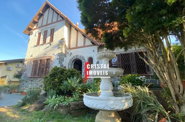 Casa 4 dormitórios a venda no Bairro Vila Assunção em Porto Alegre