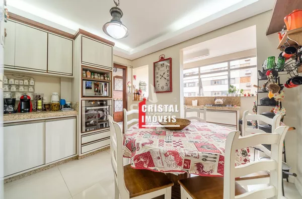 Apartamento 4 dormitórios a venda no Bairro Petrópolis em Porto Alegre