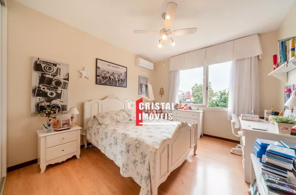 Apartamento 4 dormitórios a venda no Bairro Petrópolis em Porto Alegre