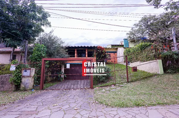 Casa 3 dormitórios a venda no Bairro Cristal em Porto Alegre