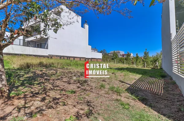 Terreno a venda no Bairro Guarujá em Porto Alegre